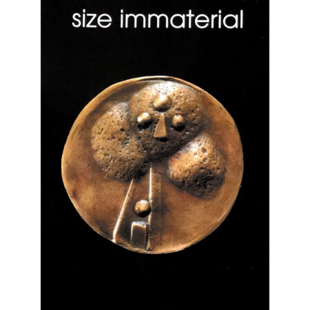 Size immaterial: hand-held sculpture of the 1900s