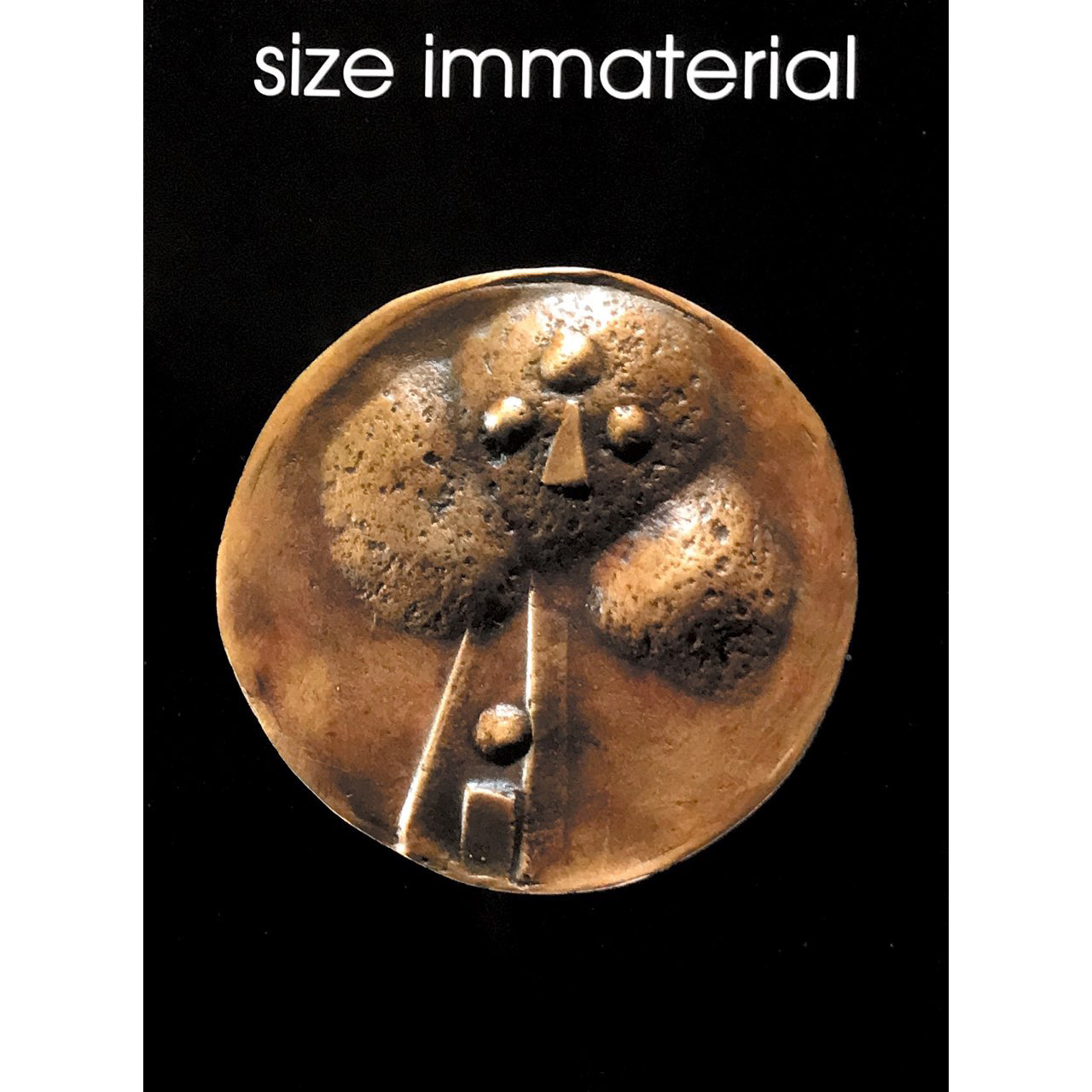 Size immaterial: hand-held sculpture of the 1900s